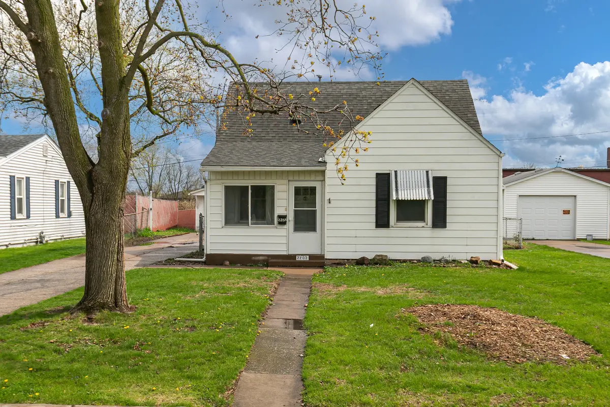 2202 46th ST, Moline, IL 61265