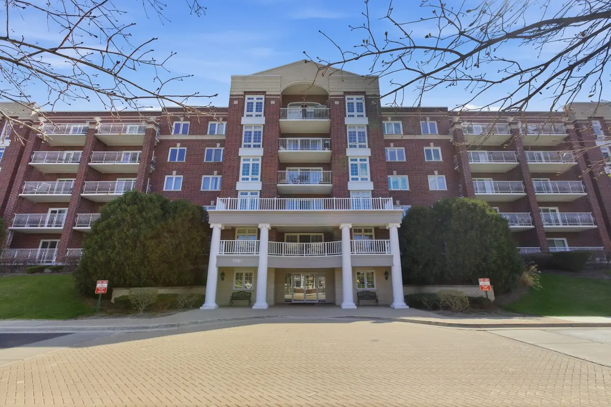 7051 W Touhy AVE #610, Niles, IL 60714