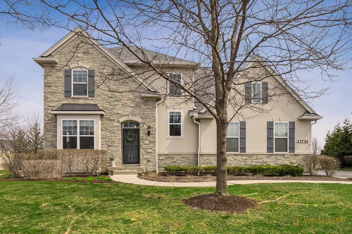 23752 N Sanctuary Club DR, Kildeer, IL 60047