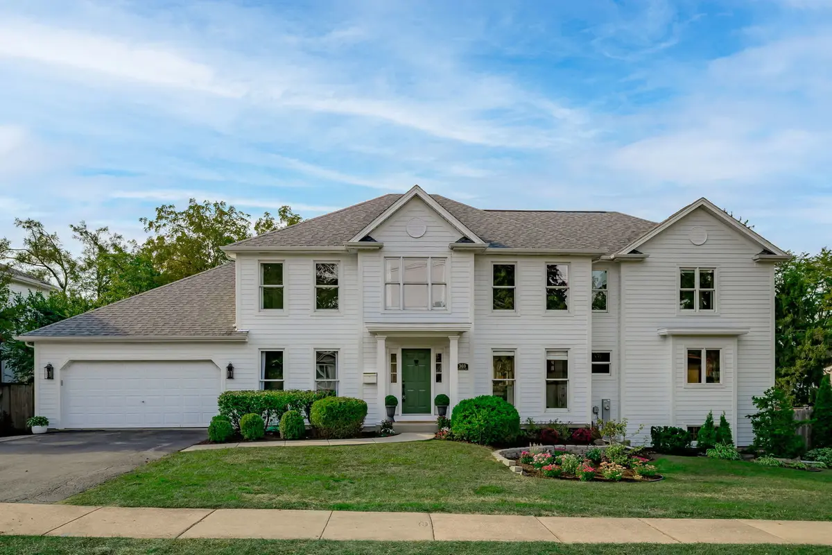 369 Hawthorne BLVD, Glen Ellyn, IL 60137