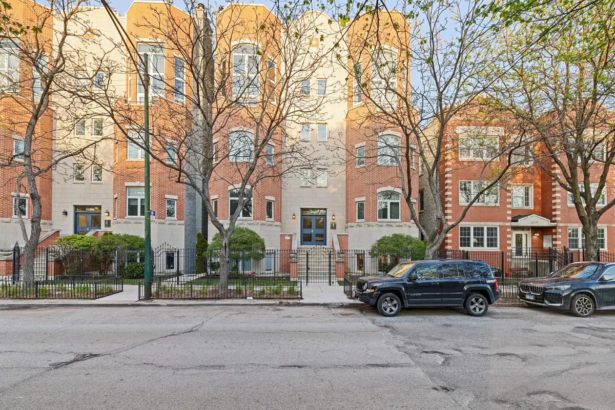 2625 N Ashland AVE #1B, Chicago, IL 60614