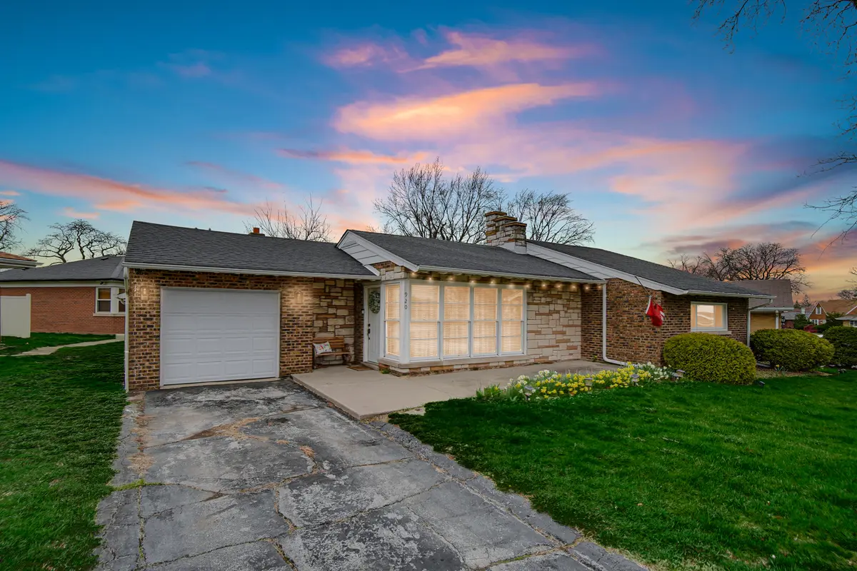 920 Theresa LN, Chicago Heights, IL 60411