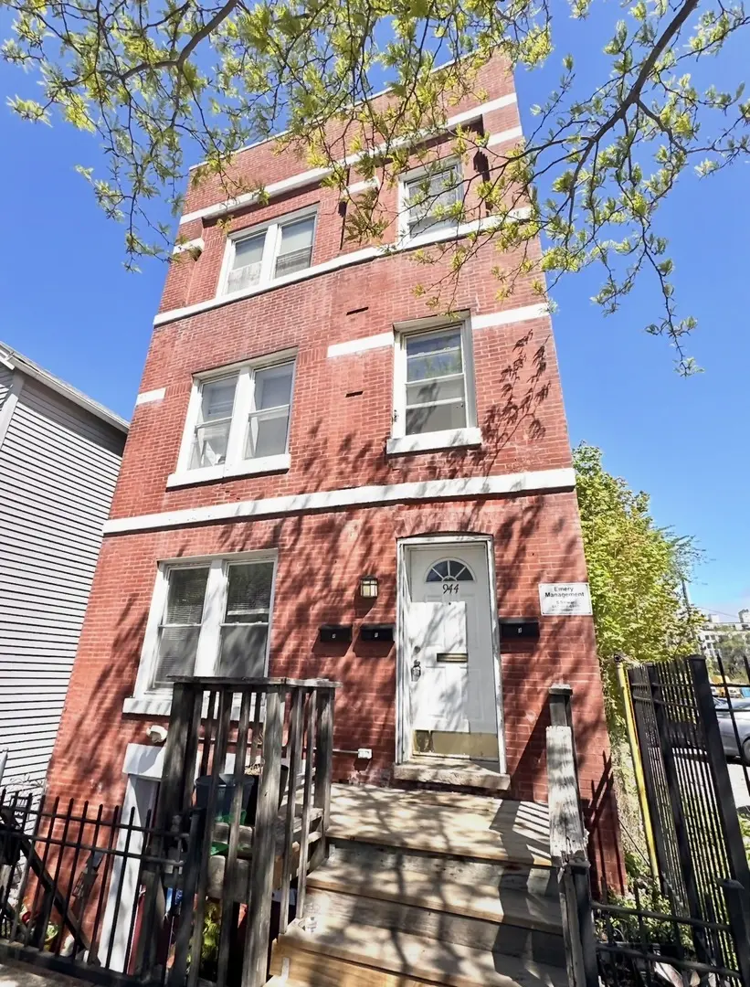 944 W 18TH ST, Chicago, IL 60608