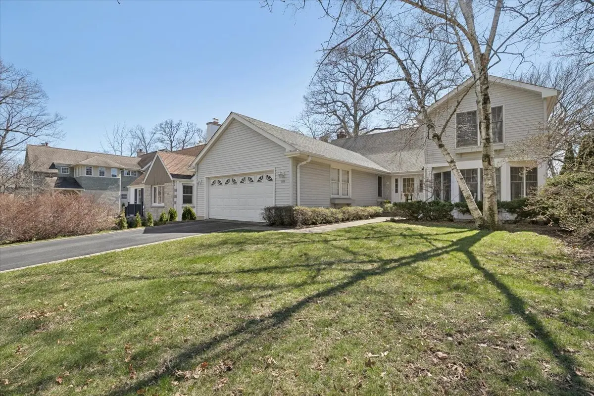 209 E Washington AVE, Lake Bluff, IL 60044