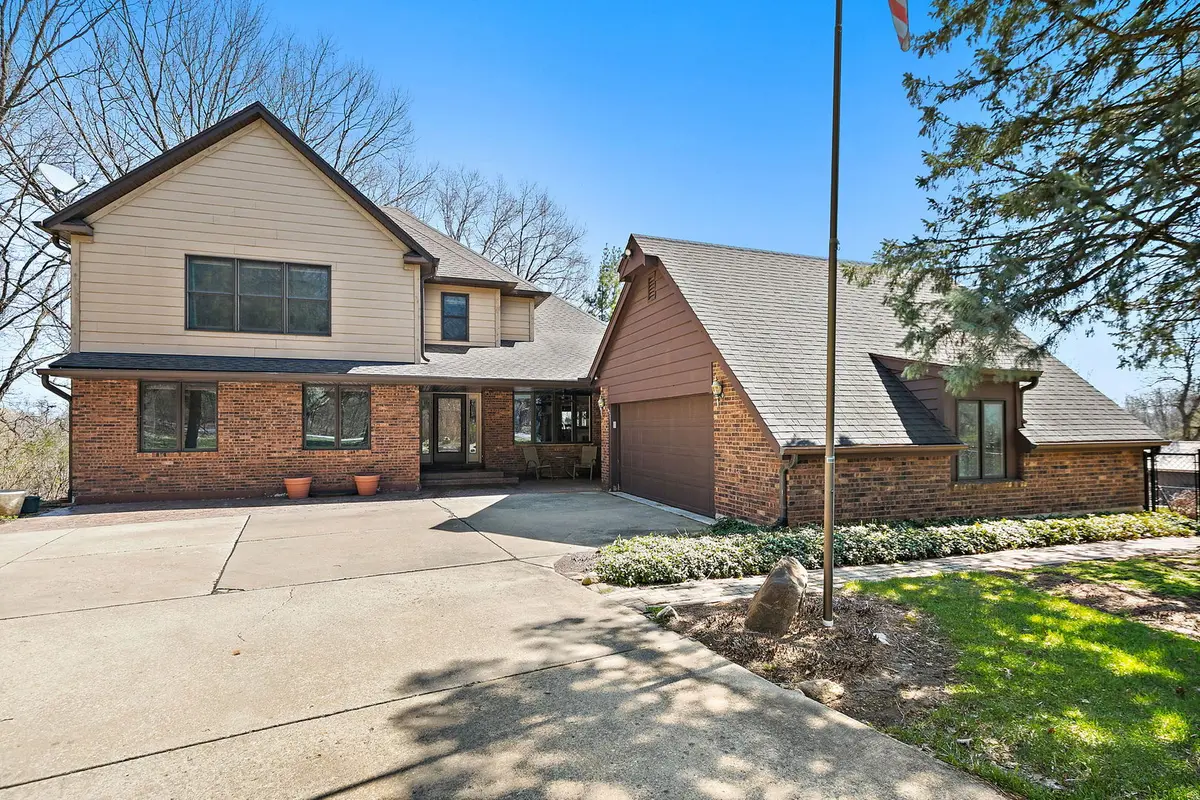 8N999 Corron RD, Elgin, IL 60124