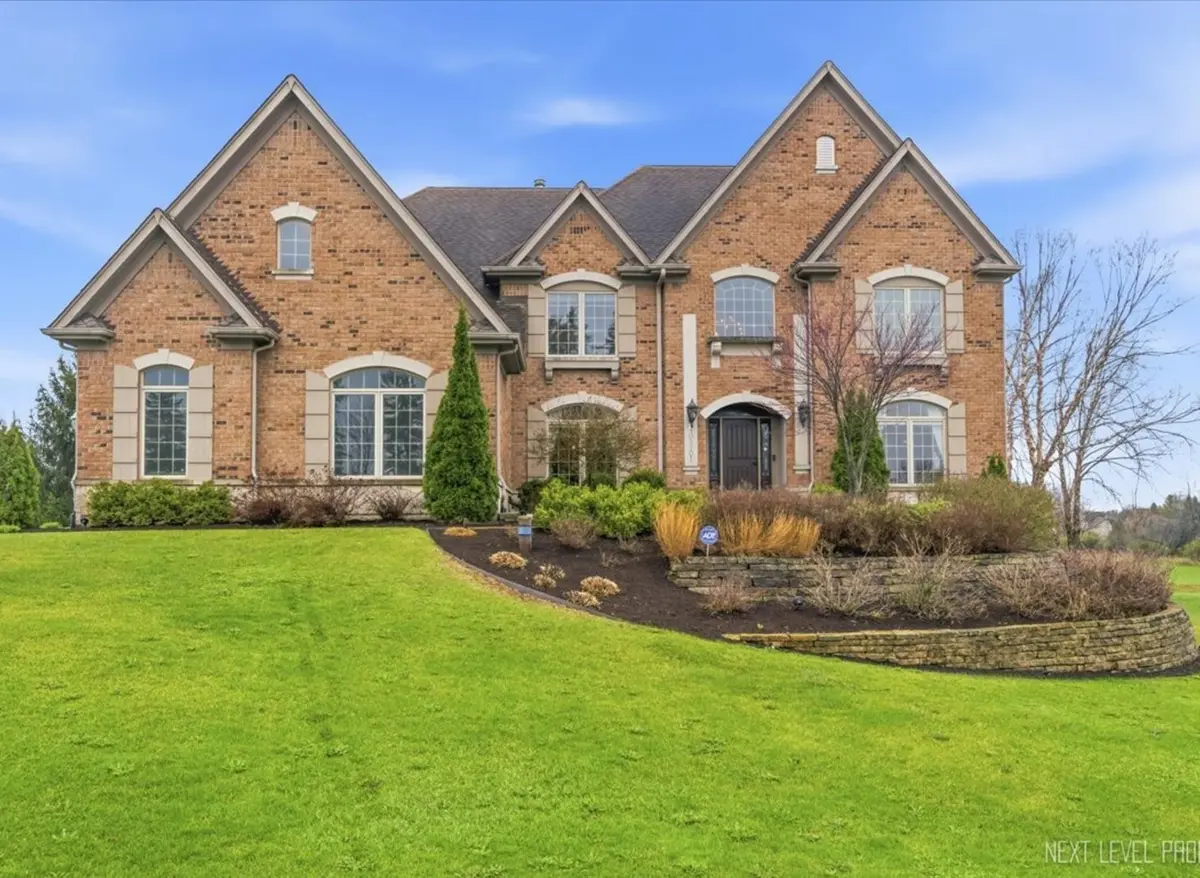 40W701 WILLOWBROOK CT, St. Charles, IL 60175