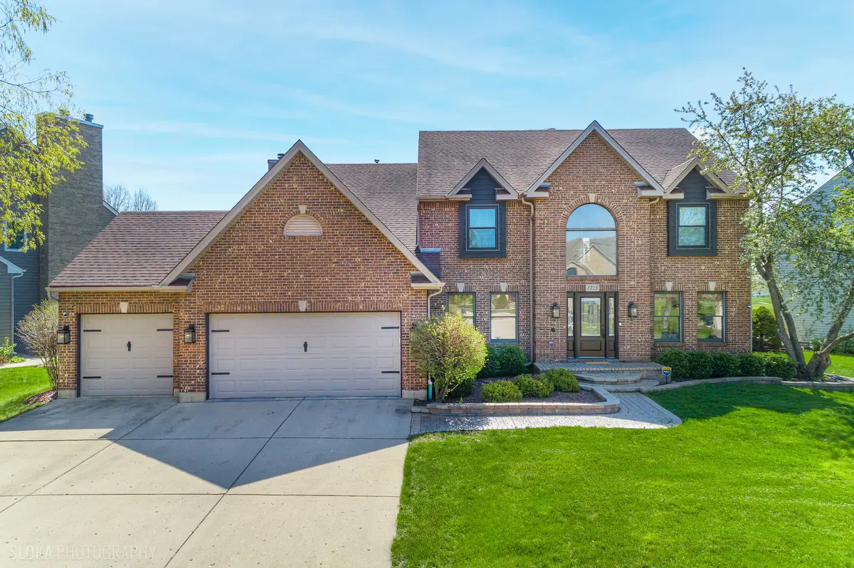 1713 Edgewood DR, Algonquin, IL 60102