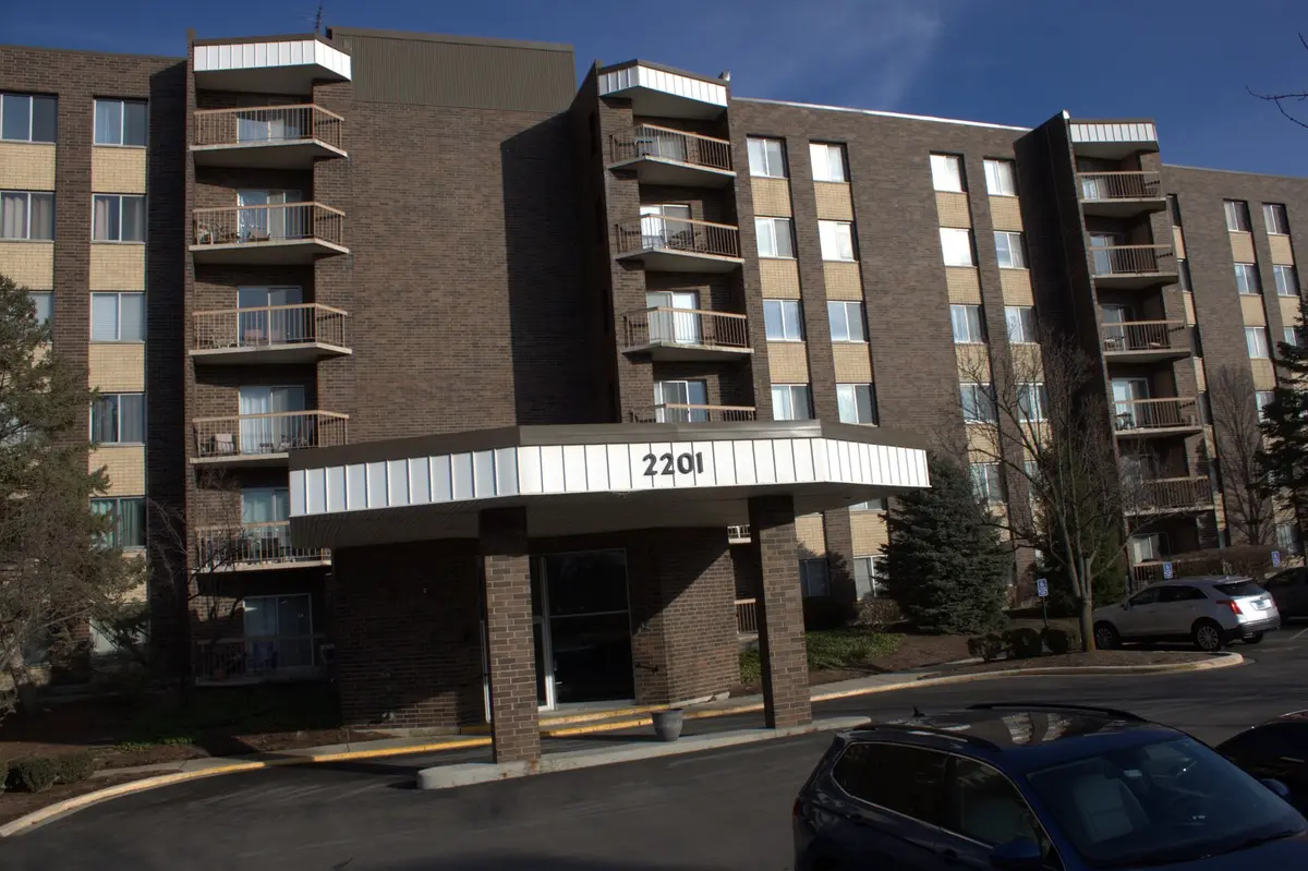 2201 S Grace ST #106, Lombard, IL 60148