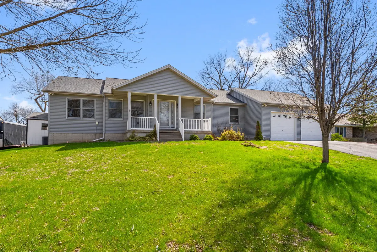 3455 W Harbor DR, Bettendorf, IA 52722