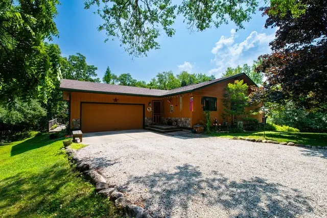 27130 89th ST, Salem, WI 53168