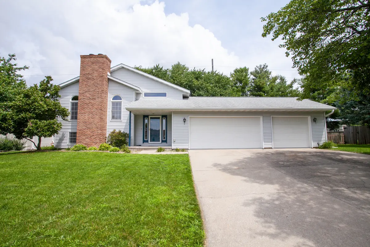 606 Carriage Hills RD, Normal, IL 61761