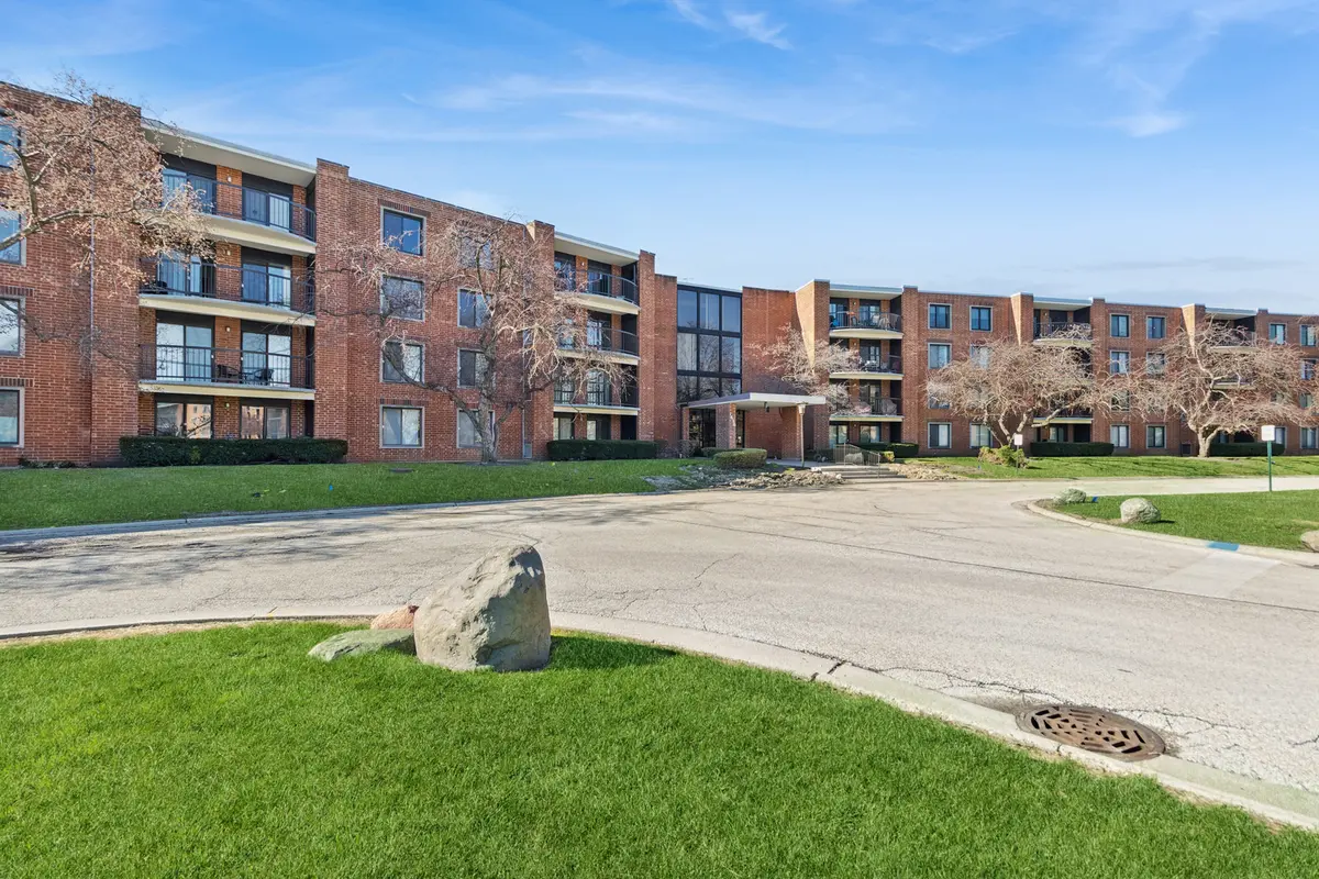 1415 E Central RD #405A, Arlington Heights, IL 60005