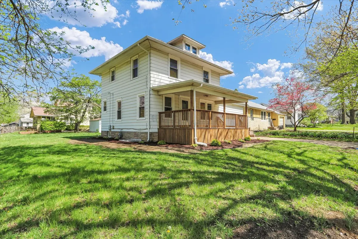 1518 W University AVE, Champaign, IL 61821