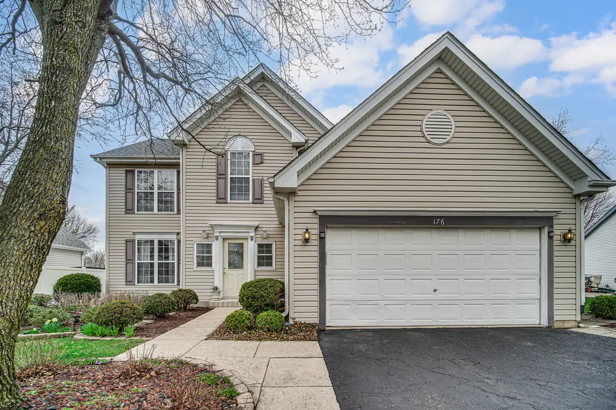 176 Sandalwood LN, Bolingbrook, IL 60440
