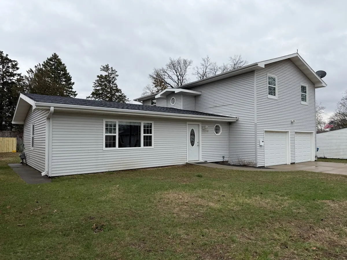 1008 5th AVE, Camanche, IA 52730