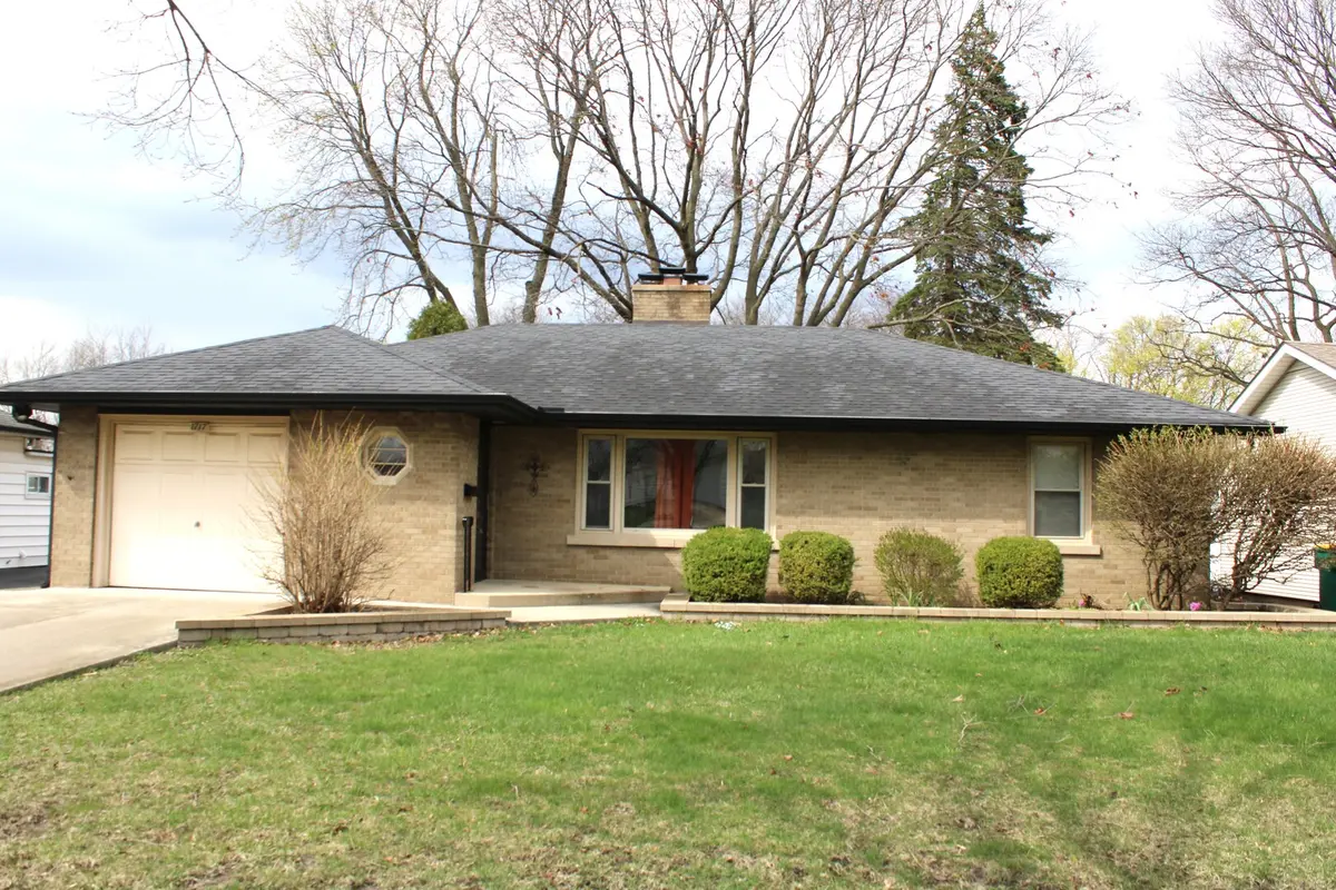 1717 W Acres RD, Joliet, IL 60435
