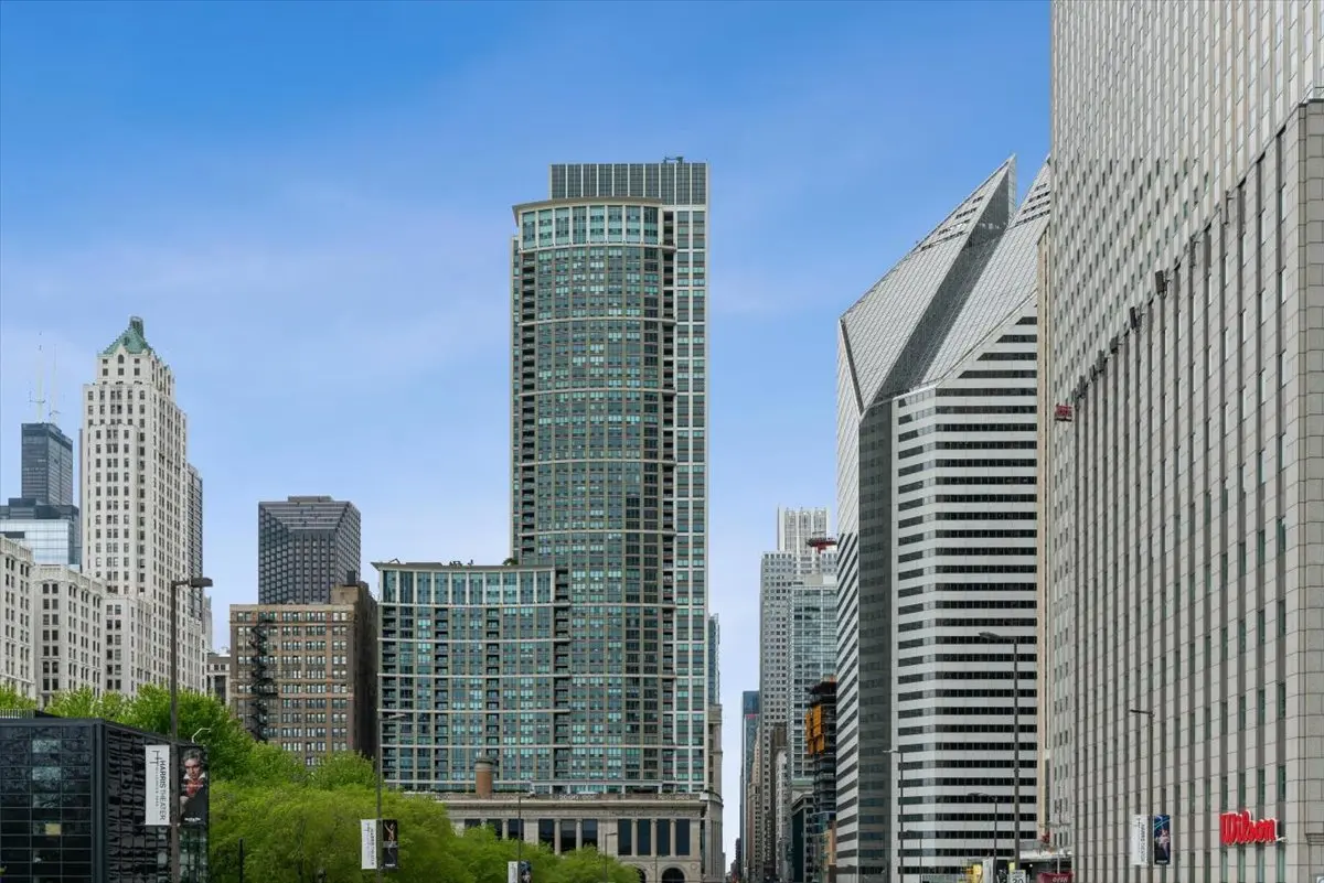 130 N GARLAND CT #3702, Chicago, IL 60602