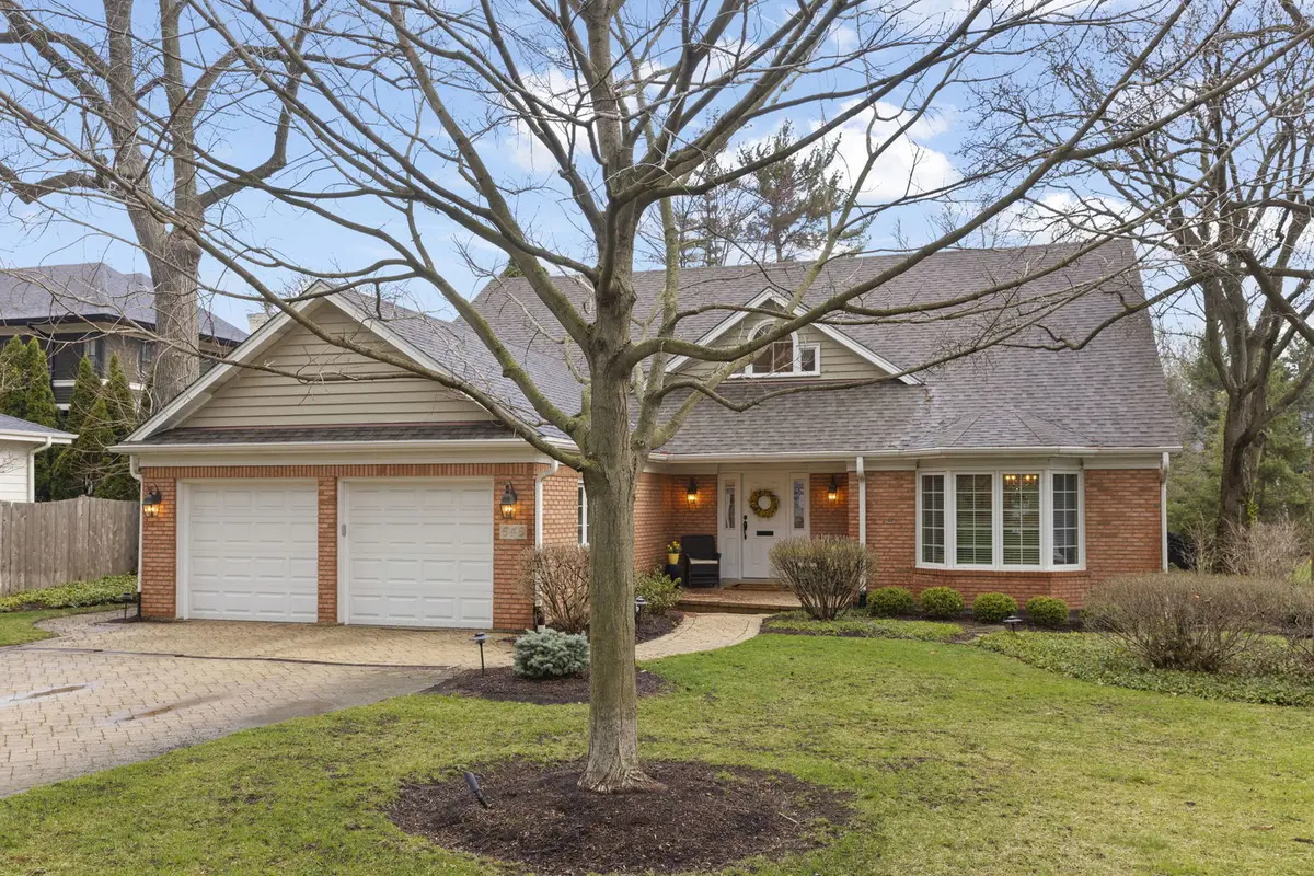 646 Highview AVE, Glen Ellyn, IL 60137