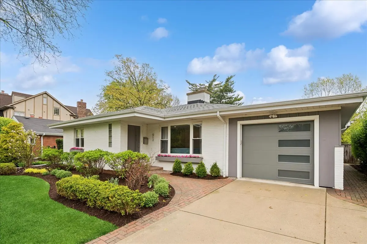 912 Hunter RD, Wilmette, IL 60091