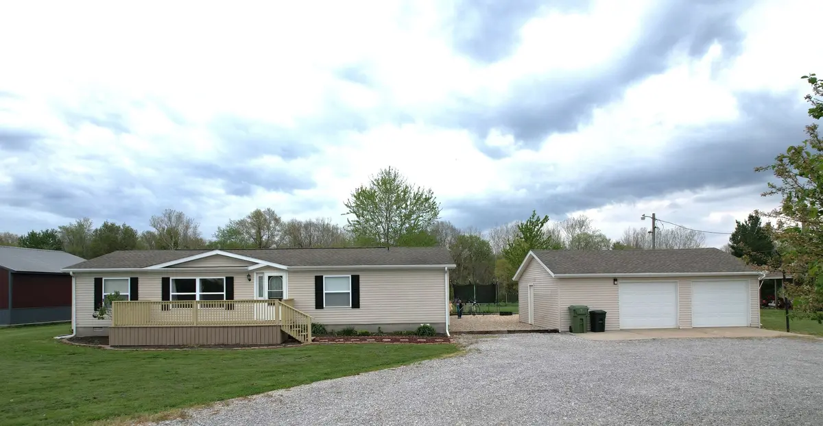 16495 E Robin RD, Mt Vernon, IL 62864