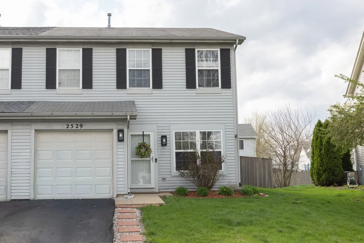 2529 Stonybrook DR, Plainfield, IL 60586
