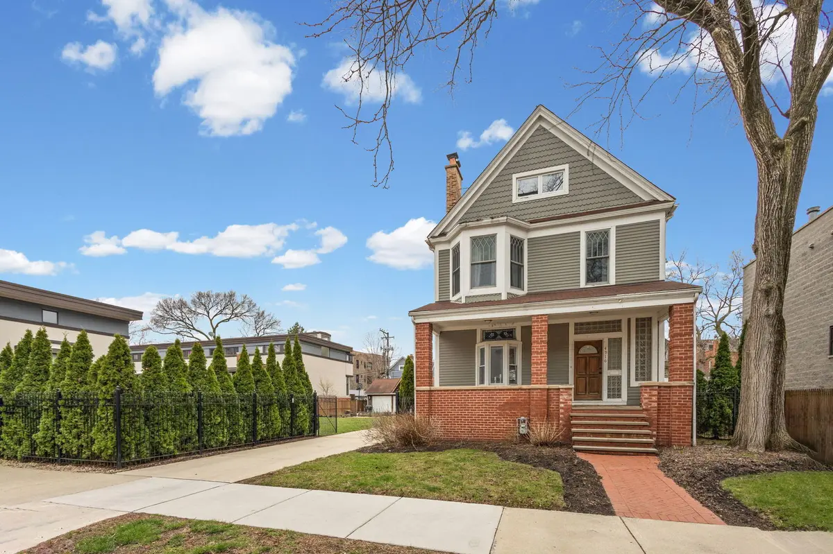 4916 S Blackstone AVE, Chicago, IL 60615