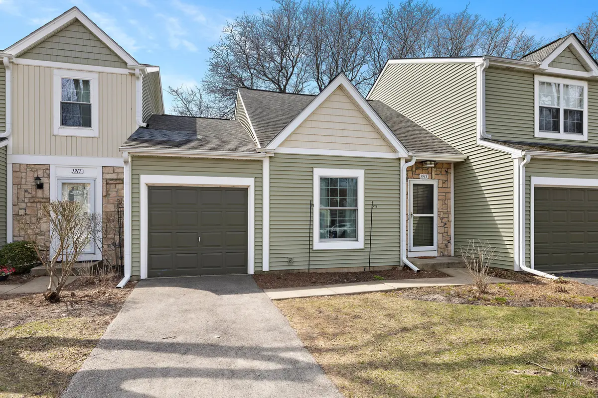 1915 Ozark Pkwy #1915, Algonquin, IL 60102