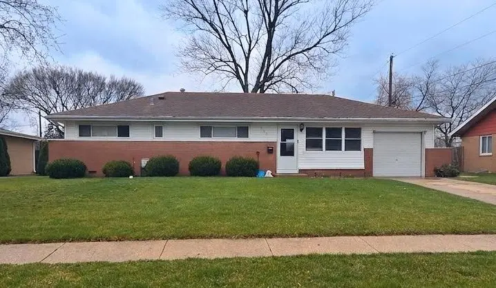 560 Geronimo ST, Hoffman Estates, IL 60169