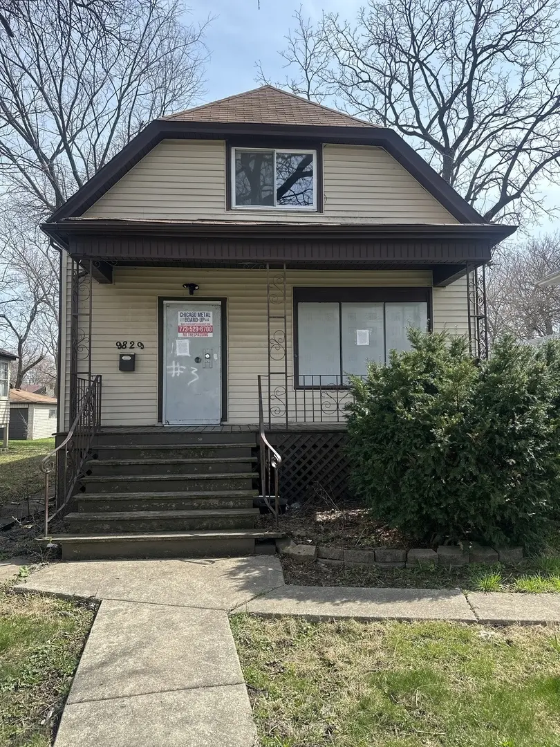 9829 S Charles ST, Chicago, IL 60643