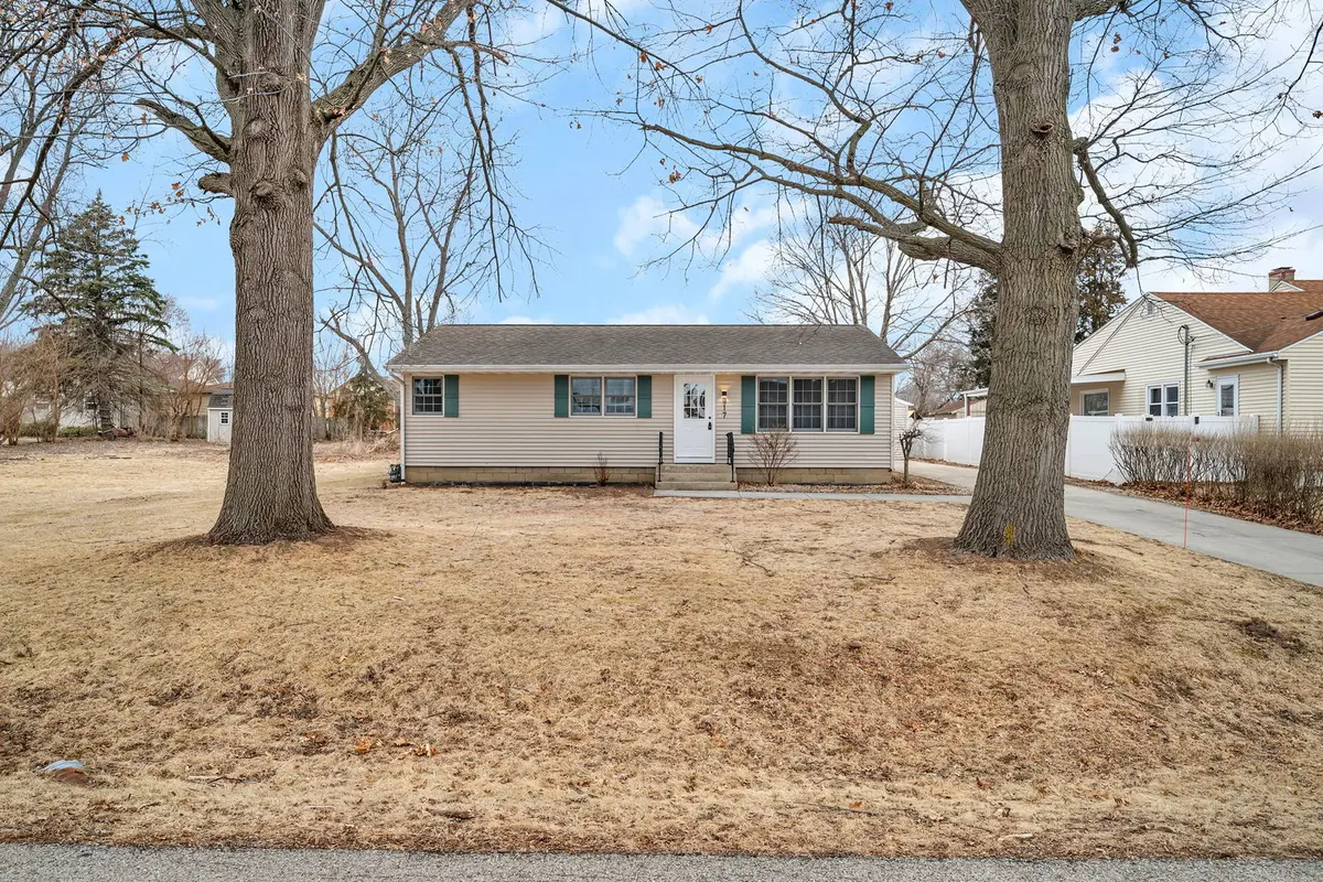 917 Parks LN, Ottawa, IL 61350
