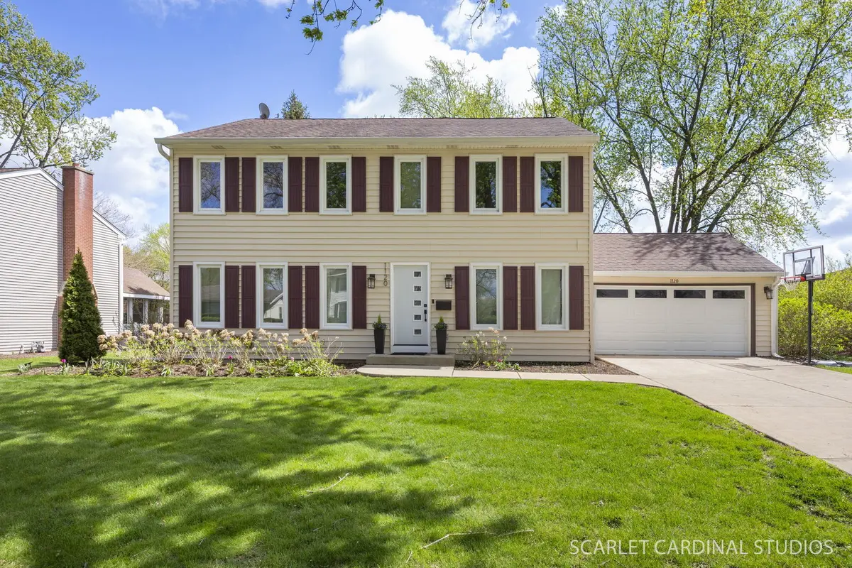 1120 Summit Hills LN, Naperville, IL 60563