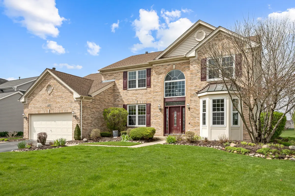 430 Clover DR, Algonquin, IL 60102