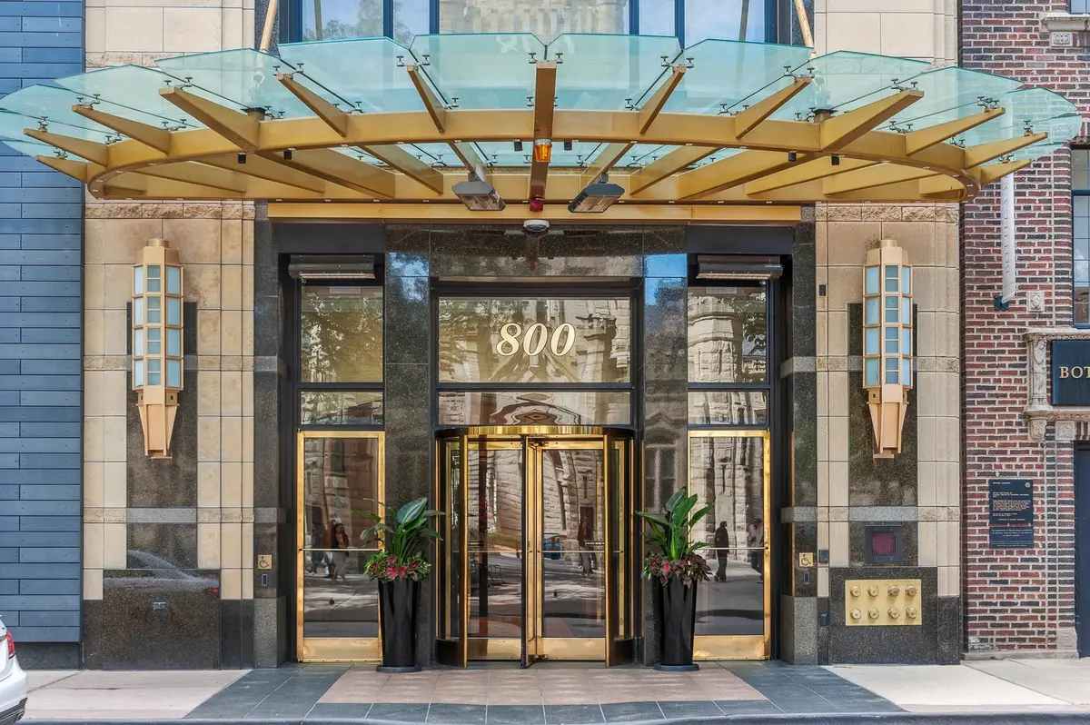 800 N Michigan AVE #2502, Chicago, IL 60611
