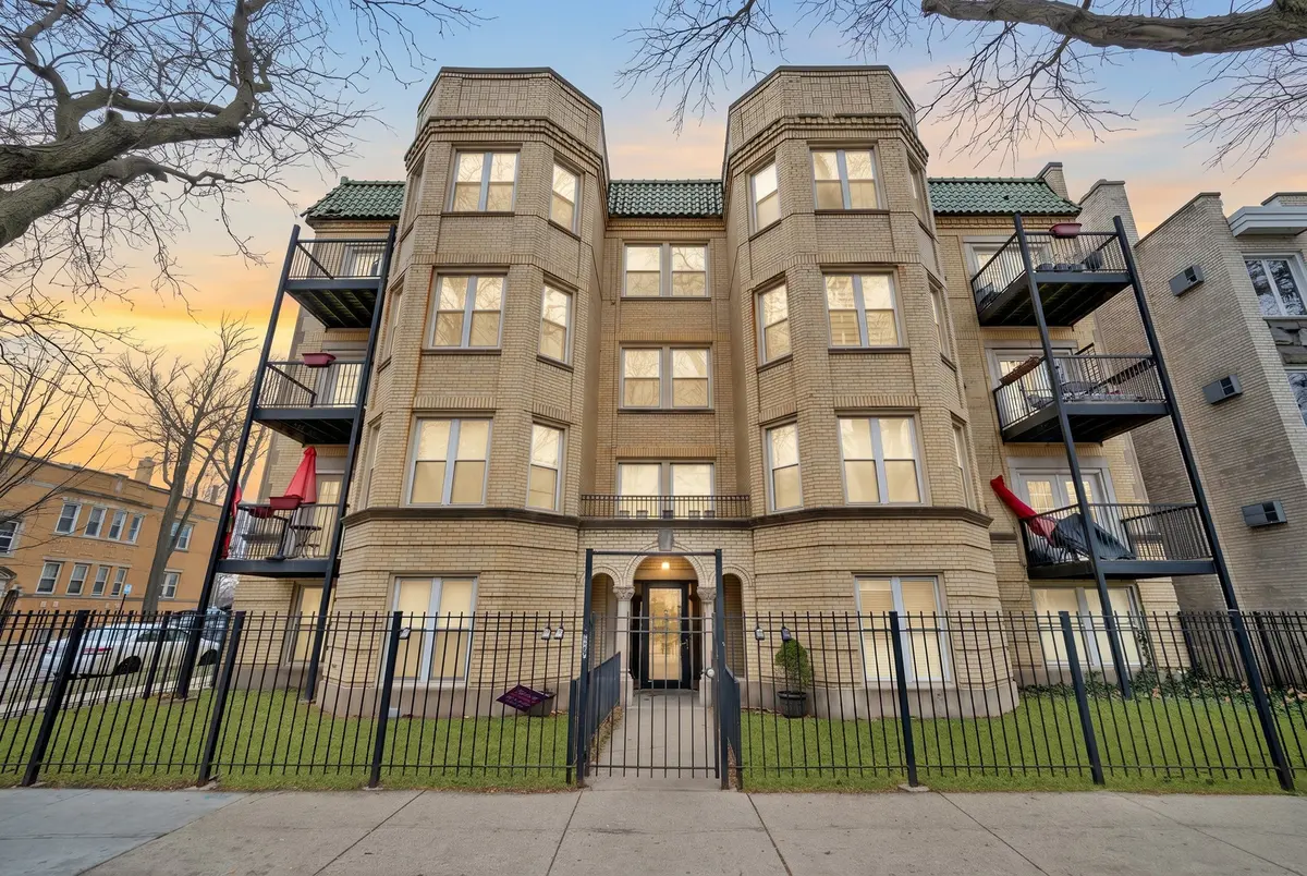 2256 W Arthur AVE #2, Chicago, IL 60645