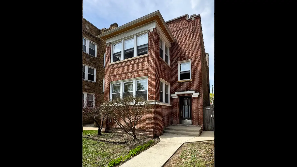 4954 N Drake AVE, Chicago, IL 60625