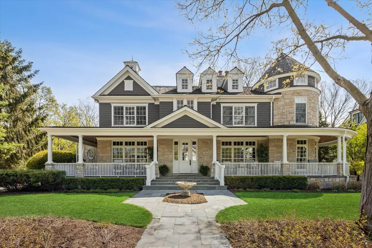 11 S Adams ST, Hinsdale, IL 60521
