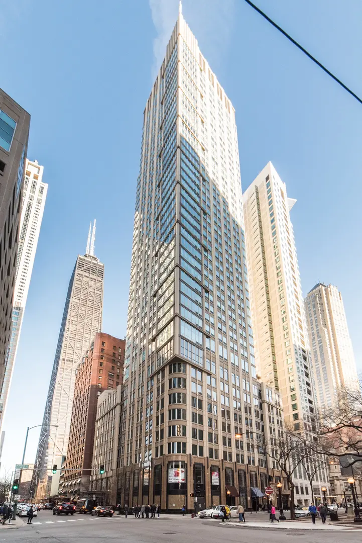 57 E Delaware PL #3204, Chicago, IL 60611