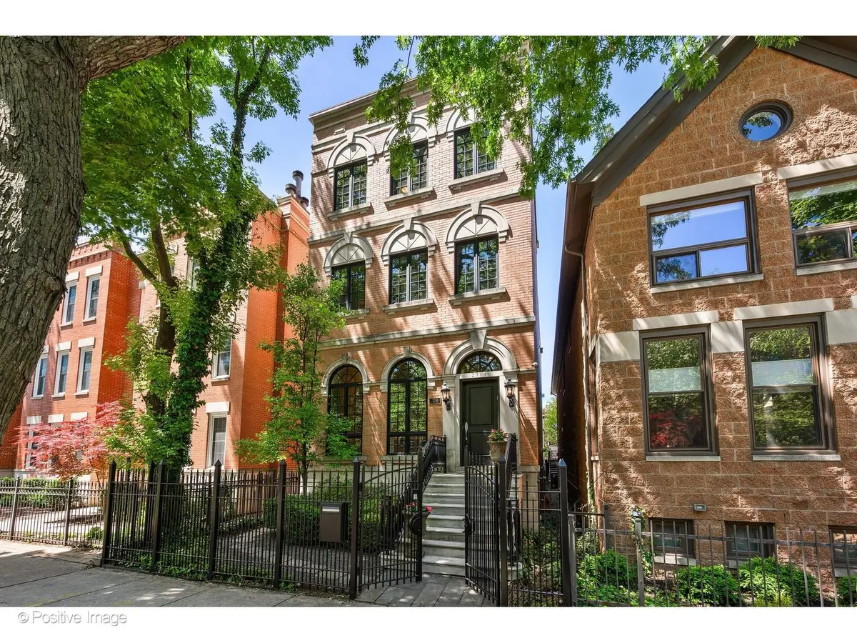2714 N Greenview AVE, Chicago, IL 60614