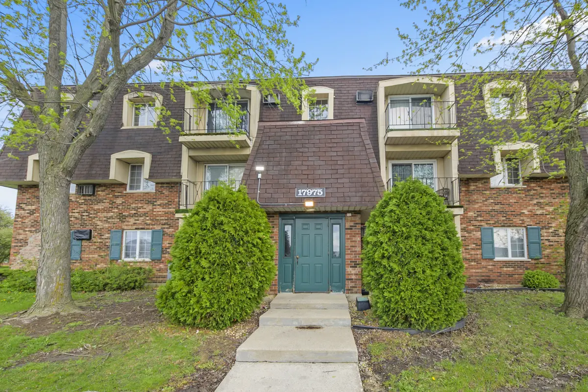 17975 Huntleigh CT #301, Country Club Hills, IL 60478