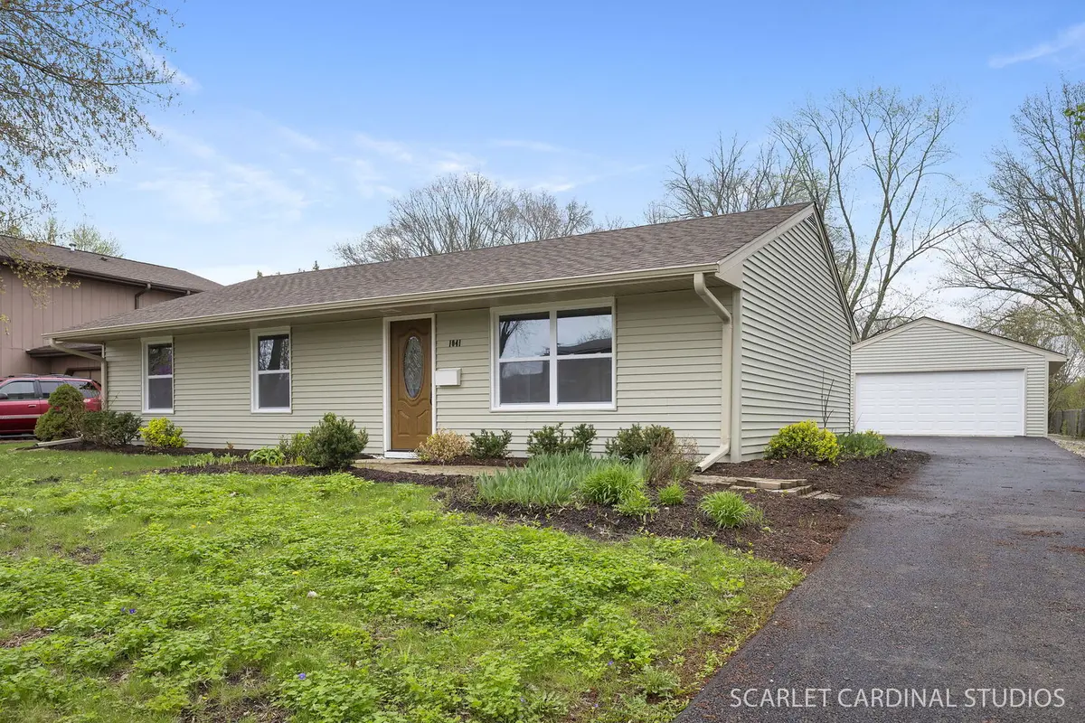 1041 N Elmwood DR, Aurora, IL 60506