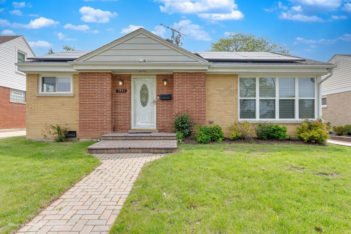 7841 N Odell AVE, Niles, IL 60714