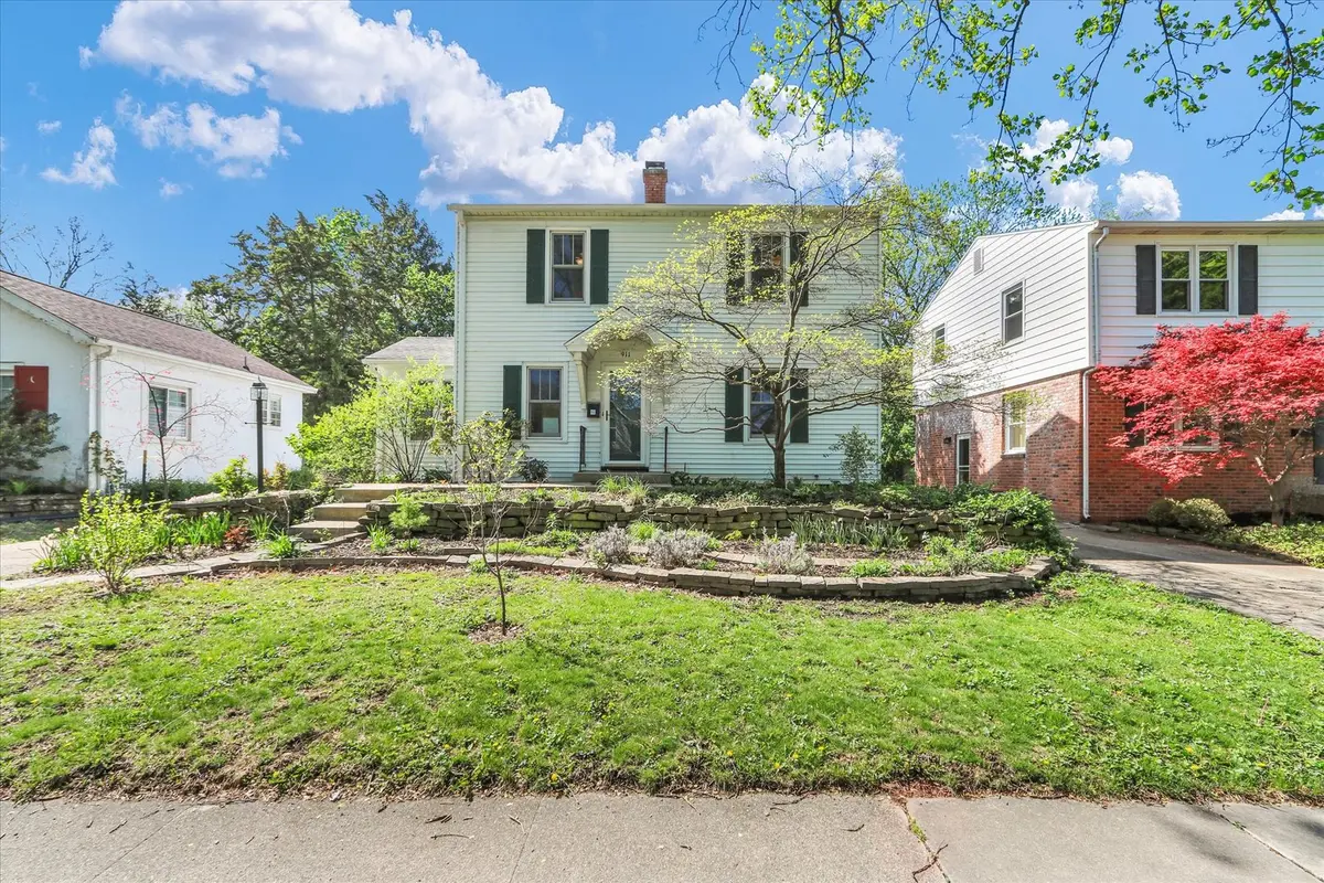 911 W Daniel ST, Champaign, IL 61821