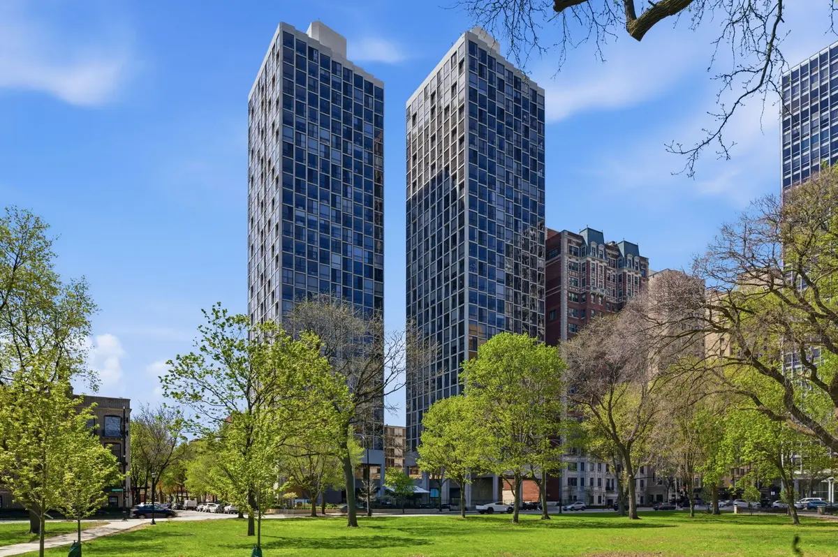 345 W FULLERTON AVE #2406, Chicago, IL 60614