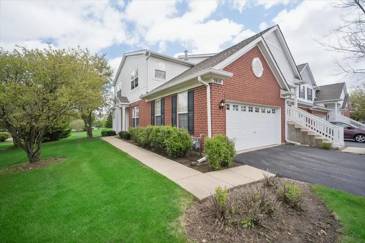 2616 Christie DR, Algonquin, IL 60102