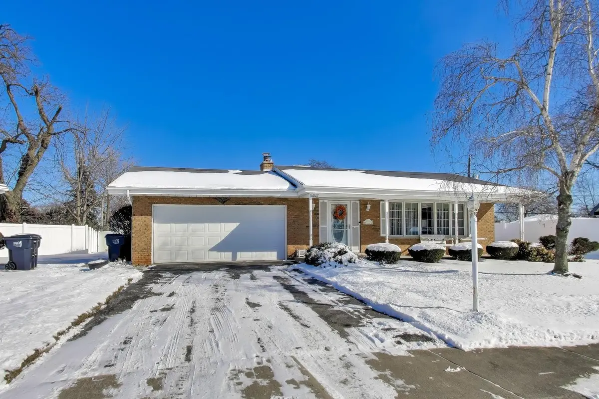 16827 Parkside AVE, South Holland, IL 60473