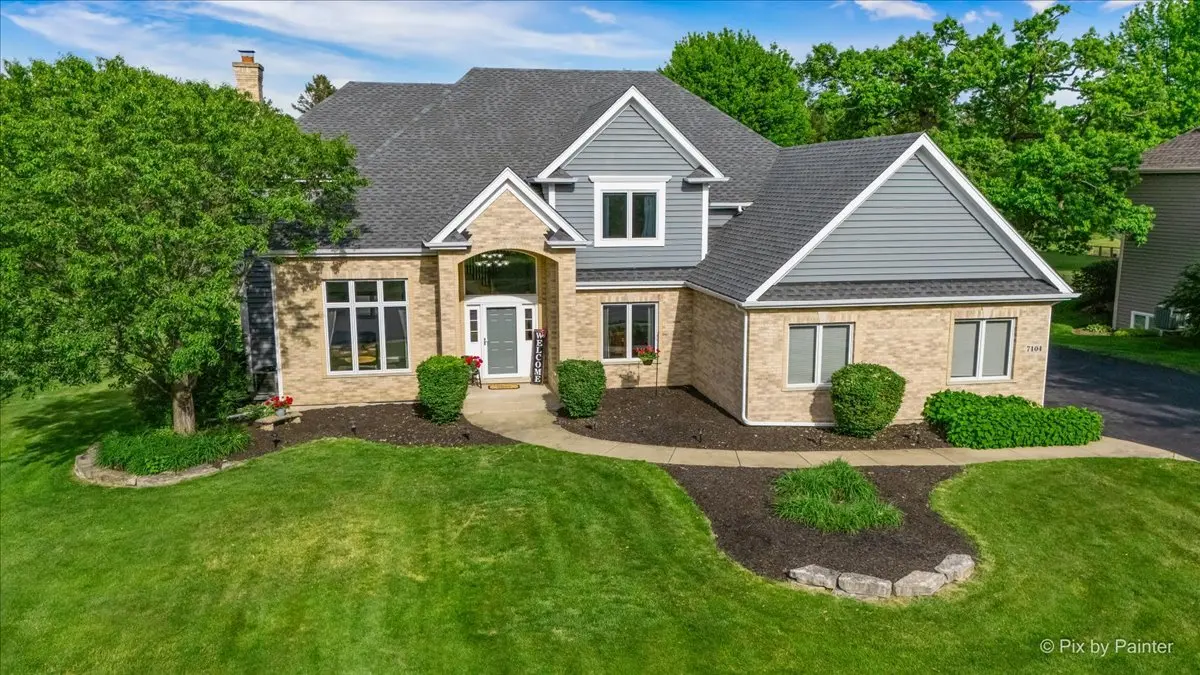 7104 Dove WAY, Cary, IL 60013