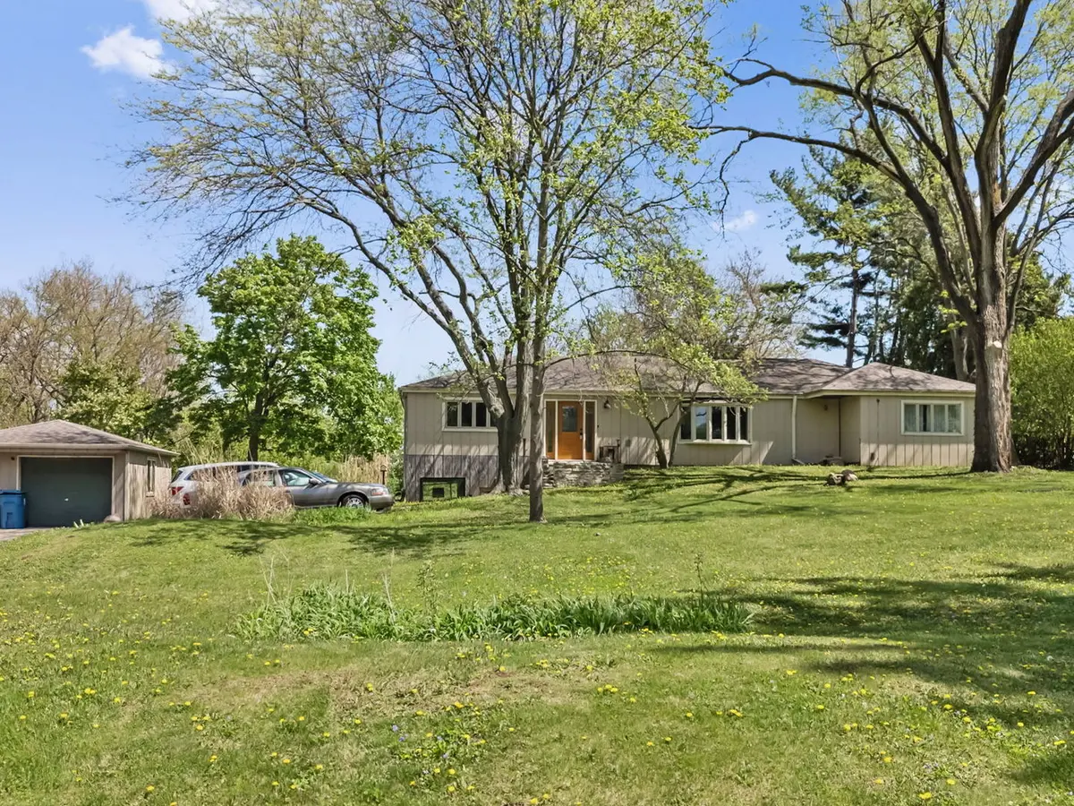 1S655 Taylor RD, Glen Ellyn, IL 60137