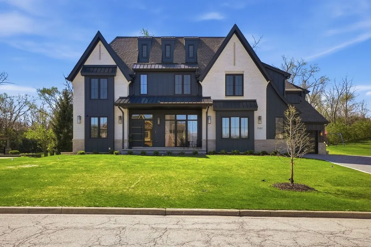1161 Secret Forest DR, Burr Ridge, IL 60527