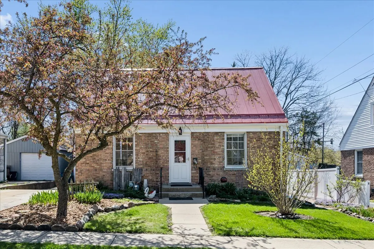821 N 5th ST, Dekalb, IL 60115