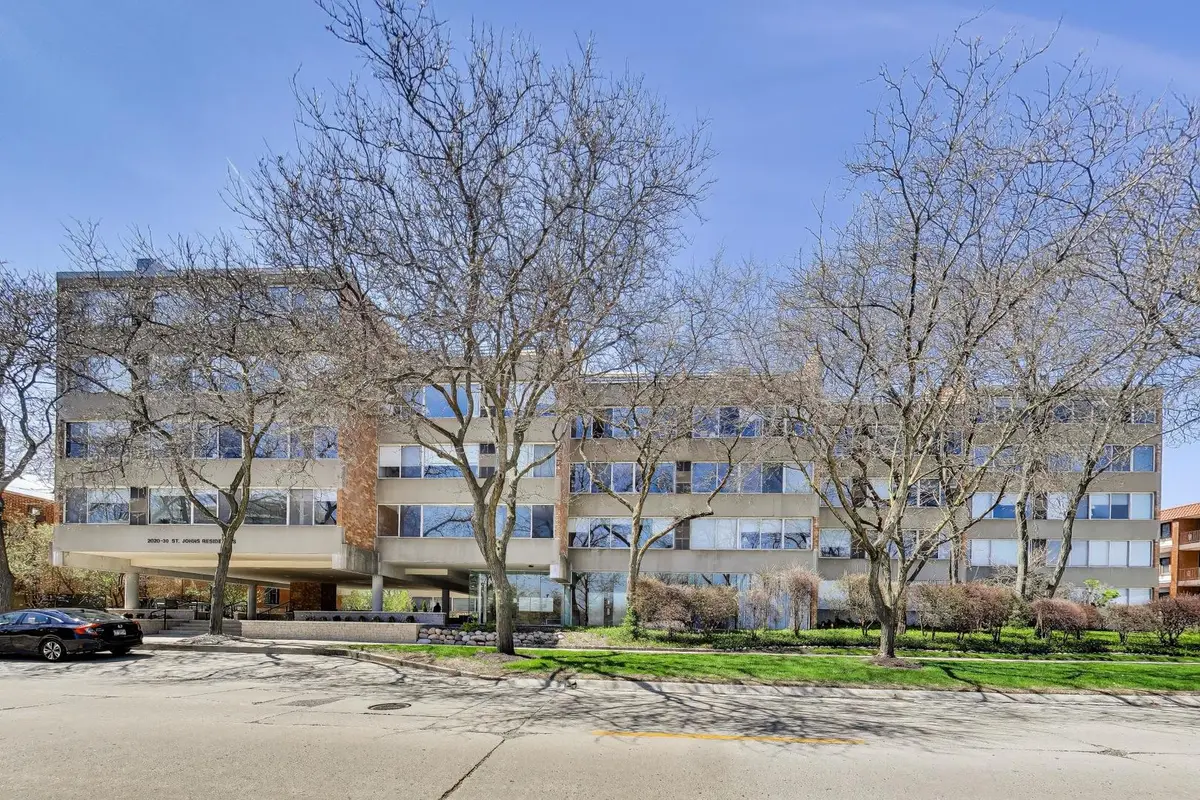 2024 Saint Johns AVE #301, Highland Park, IL 60035